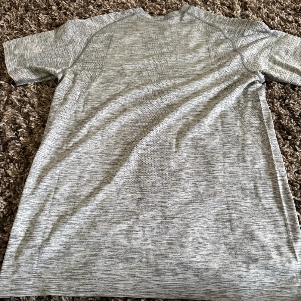 lululemon athletica Gray Short Sleeve Tee
